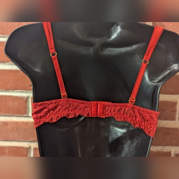 NWT Montelle Demi Cup Bra. 36A. Red. Beautiful strap. - Picture 2 of 11